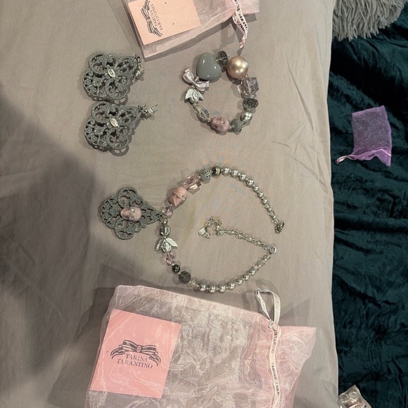 Tarina Tarantino Gray and Pink Set - Picture 4 of 6